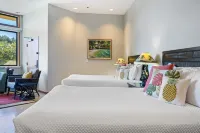 Luana Waikiki Hotel & Suites - Gym