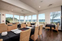 Waldport Bayfront Hotel & Restaurant