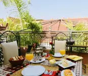 리아드 라 포르트 루즈 바이 라 시레드라