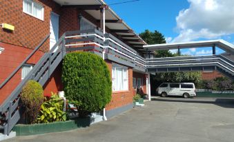 Redwood Lodge Motel