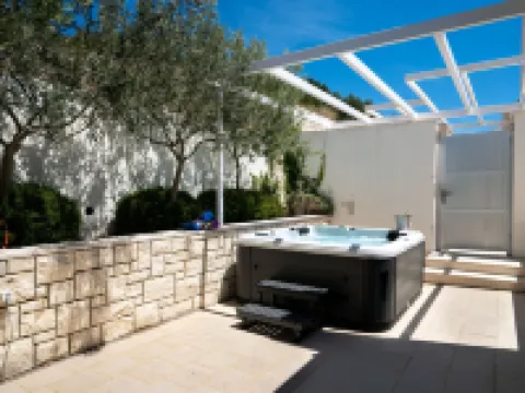 Villa Azzurra Hotels in Bol