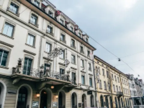 Hotel Weißes Kreuz Hotels in Bregenz