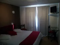 Le Clos Fleuri Hotels in Regny