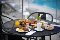 Mouratoglou Hotel & Resort - breakfast