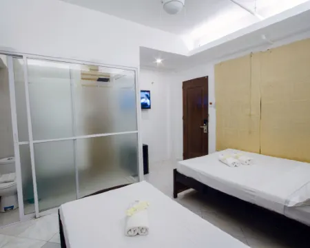 JJ Midcity Inn Hotels in Tabaco