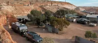 Di's Dugouts - parking