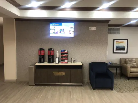 Best Western Plus Sparta Trail Lodge Отели в г. Спарта