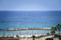 Modern Gem with Stunning Balcony by Sea N Rent - 4-Star