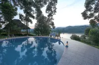 Crater Safari Lodge - Pools