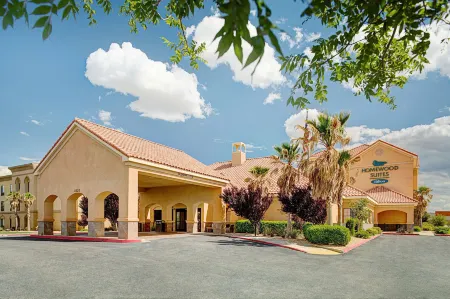 Homewood Suites by Hilton Lancaster Отели рядом с достопримечательностью «Заказник Прайм Десерт Вудленд»