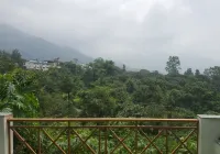 Hotel Rajpur Heights - vue sur la montagne
