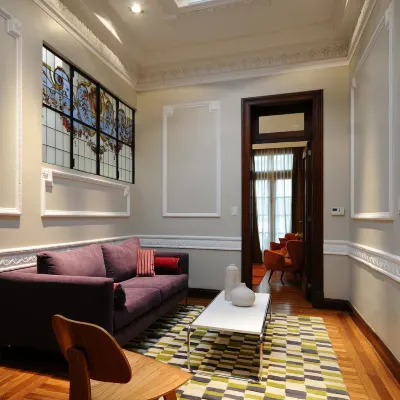 Casa Umare Hotels near Medrano Subway Station