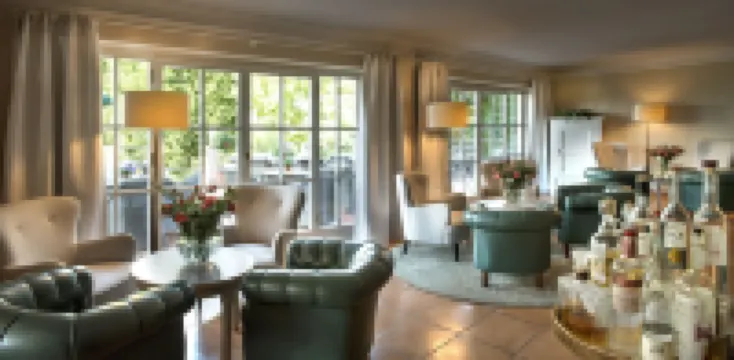 ホテル ピエンツェナウ アム シュロスパーク