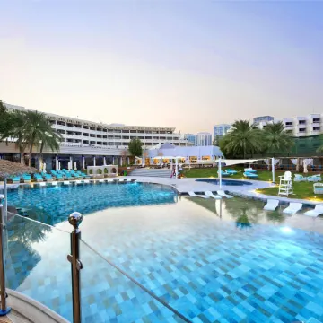 Le Meridien Abu Dhabi Resort