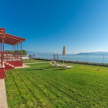 Costa Vasia Suites & Apartments