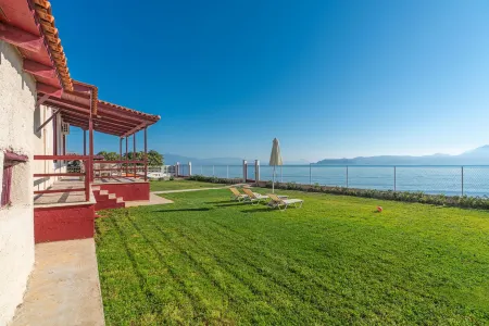 Costa Vasia Suites & Apartments Отели в г. Kato Assos