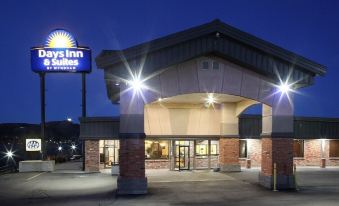 Days Inn & Suites by Wyndham Trinidad