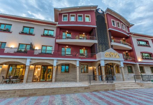 호텔 야외 정원 풍경