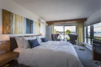 Qualicum Beach Inn Hotels in Qualicum Beach