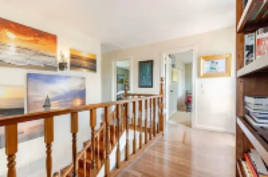 Cambria Victorian Castle: Walk to Beach, Village Shops, Wineries and Galleries!