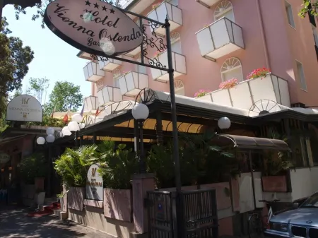 Hotel Vienna Ostenda e Ristorante il Danubio Отели в г. Римини