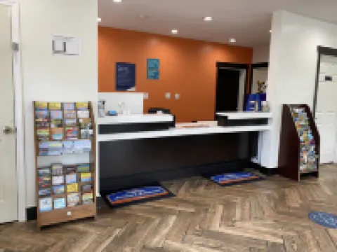 喬治湖豪生酒店