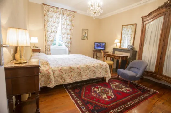 Hotel la Villa Fleurie Hotels near Basilique Notre-Dame de Beaune