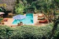 Mariposa Jungle Lodge - Pools