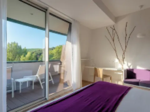 Eau Thermale Avène l'hôtel Hotels in Avene