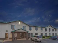 Delavan Inn and Suites Hotels in Delavan