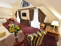 Hotel Boutique Belvedere Hotels near Peles Castle