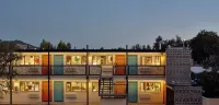 The Astro Hotel dekat Santa Rosa Railway Station