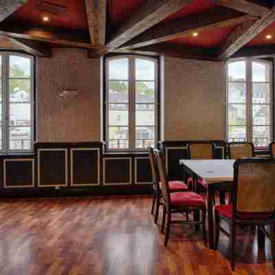 Le Brizeux Dining/Meeting Rooms