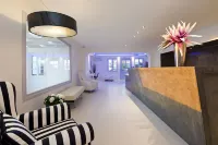 Lilium Santorini Hotel