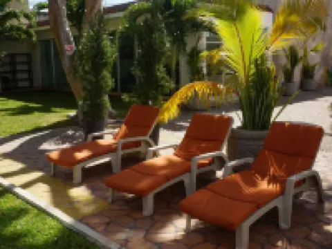 Hotel Las Dalias Inn โรงแรมใกล้สนามบินนานาชาติมานูเอล เกรสเซนซิโอ เรจอน