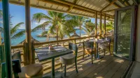 Le Peninsula Bay Beach Resort & Spa Hotels in Pointe d'Esny