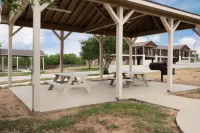 Eagle's Den Suites Carrizo Springs a Travelodge by Wyndham Hôtels à : Crystal City