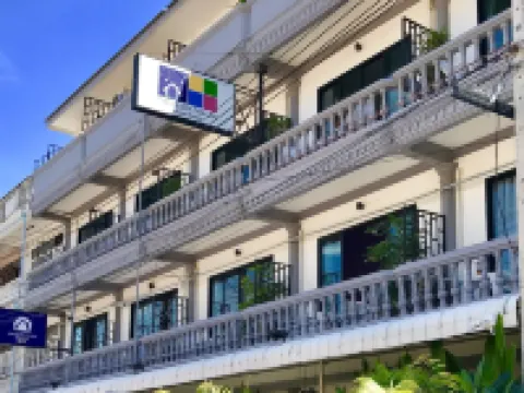 เดอะ บีช ชะอำ เรสซิเด้นซ์ โรงแรมในชะอำ