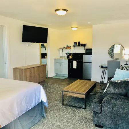 Blue Sage Inn & Suites