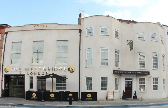 斯特拉特福西橋酒店