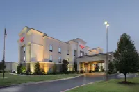 Hampton Inn Siloam Springs فنادق في Gentry