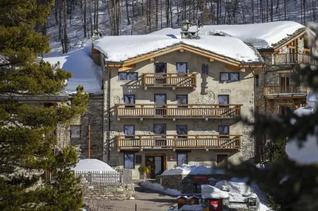 Chalet Hotel du Fornet Отели рядом с достопримечательностью «Val d'Isère»