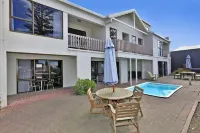 Edgewater Motor Lodge - Pools