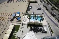 Sea Lion Hotel - parking