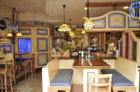 Hotel Vittoria Отели в г. Bezzecca