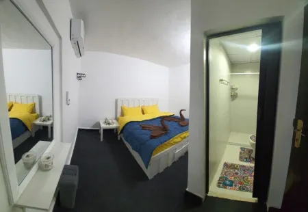 Petra Casablanca Lodge Отели в г. Вади Муса