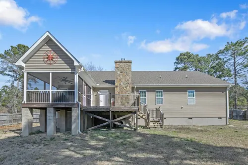 Spacious Family Gem in Sanford with playground and WiFi. Enjoy your stay!