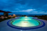 LAKE NAKURU SOPA LODGE - Pools