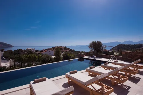 Luxurious Sea View Villa in Agios Nikolaos