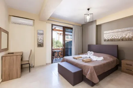 Villa Chnaris - Private Pool and Sauna